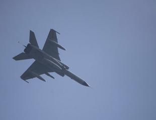 37 Chinese warplanes cross into Taiwans defence zone