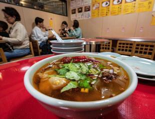 Japan expands veggie options to tempt tourists