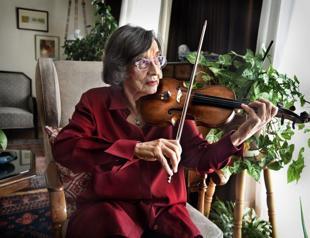 Violin virtuoso Suna Kan dies at 86