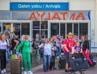 Foreign tourist arrivals in Antalya tops 4 million