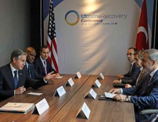 Turkish top diplomat meets American, NATO counterparts in London