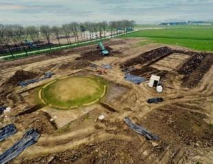 Dutch unveil 4,000-year-old Stonehenge-like discovery