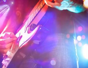 People throng nightclubs as music ban lifted in Antalya