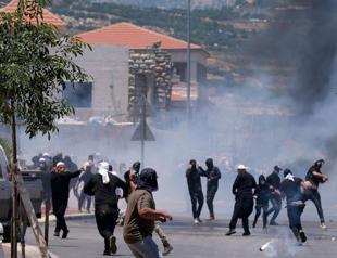 Netanyahu briefly freezes Golan wind turbine project that set off clashes