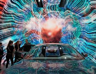 Electric car makers race for supplies of lithium for batteries