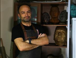 Doctor bags award for sculpture made of quake rubble