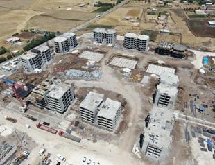 Minister announces grants, loans for earthquake victims