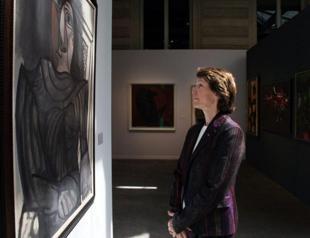 Paloma Picasso takes over late fathers estate