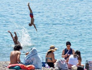 Country in grip of record-breaking heatwave