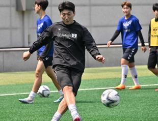 South Koreas Park set for third World Cup