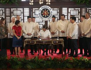Philippines Marcos signs $9 bln wealth fund into law
