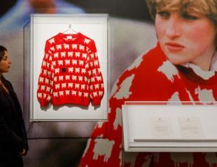 Princess Diana’s iconic sweater at auction