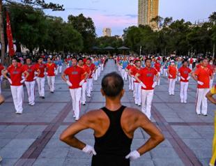 Happy Dancing routine boosts fitness in fast-ageing China