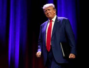 Trump, defiant over legal woes, shares Iowa stage with DeSantis