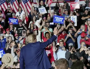 Trump calls on GOP to rally around him as he threatens primary challenges