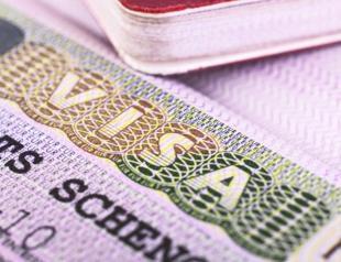 Tour operators offer discounts to visa, special passport holders