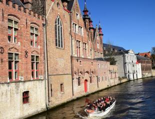 Belgium canal city of Bruges hits red line with tourist crowds