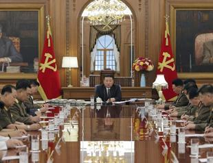 N Koreas Kim dismisses military chief, calls for war preparations