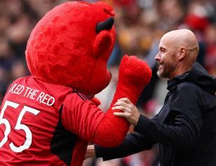 Man Utd spends big in pursuit league trophy