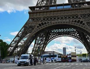 France probes false bomb threats at Eiffel Tower