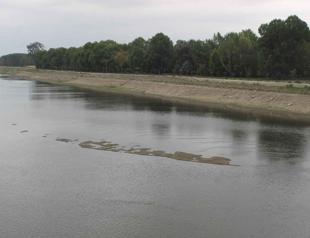 Historical bridges feet exposed as Meriç Rivers flow plummets