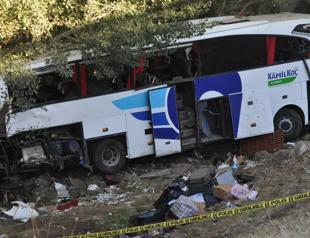Passenger bus crash in Yozgat claims 12 lives, leaves 19 injured