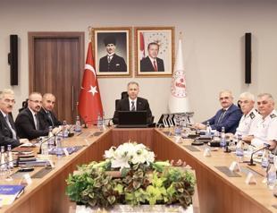 Minister points out October for further measure against illegal migration