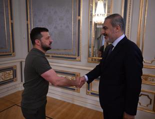 Turkish top diplomat in Ukraine for talks on grain deal