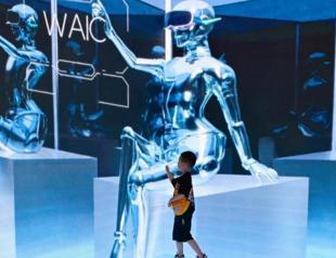 The fight over a dangerous ideology shaping AI debate