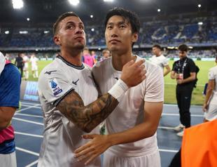 Kamada fires Lazio to shock win at champions Napoli