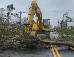 Typhoon Haikui leaves trail of destruction in Taiwan