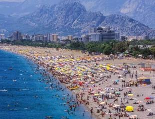 Minister confident of meeting $56 bln tourism revenue target