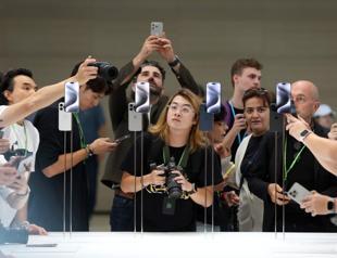 Apple bows to EU, unveils iPhone with USB-C charger