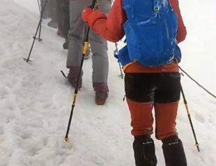 Climbers reach Mount Ağrı summit amidst hard conditions