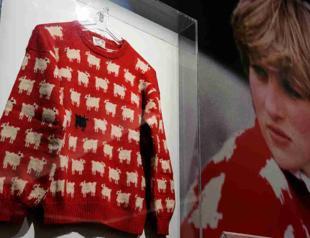 Princess Dianas Black Sheep sweater sells for $1.1 mln