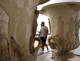 Tunisias Bardo museum reopens after over two years