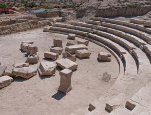 Mass grave of children unearthed in ancient city