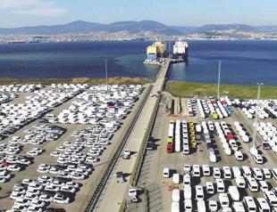 Carmakers need to speed up green transformation: Expert