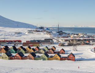 Solar panels go into service near North Pole
