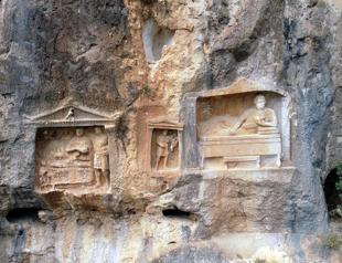 Ancient reliefs become target of treasure hunters