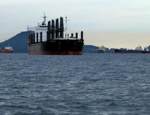 Panama Canal announces further transit curb