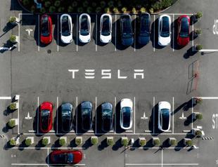 Tesla sales rise but fall short of expectations