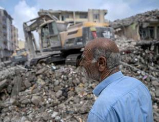 Minister announces new industrial zones in quake-hit region