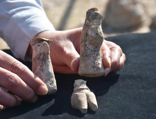 7,700-year-old figurines unearthed in İzmir