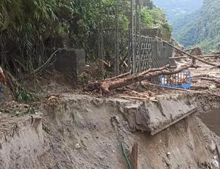 Indian flood toll up to 77 as waters recede