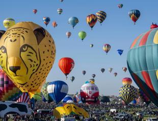 Balloon Fiesta brings colorful displays to New Mexico sky