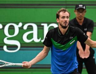 Medvedev out of Shanghai Masters