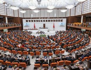 Parliament votes to alter media watchdogs composition