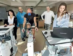 Universities develop smart T-shirt measuring physical data