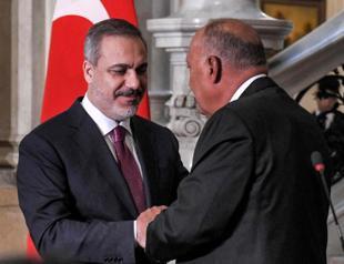 Türkiye sends third aid plane to Gaza, FM urges intl efforts